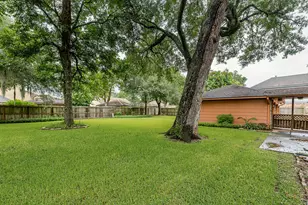 118 Arrow Wood St, Lake Jackson, TX 77566 - Photo 7