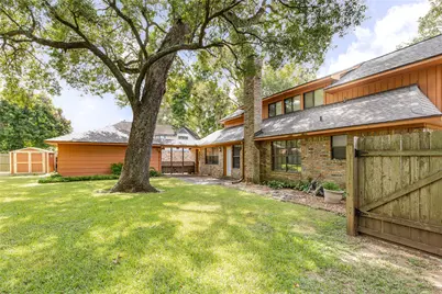 118 Arrowwood Street, Lake Jackson, TX 77566 - Photo 9