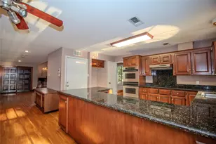 1630 Greenbriar Dr, Huntsville, TX 77340 - Photo 15