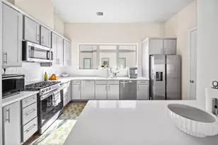 5232 Schuler St, Houston, TX 77007 - Photo 1