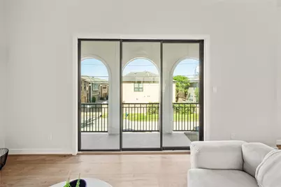 5232 Schuler Street, Houston, TX 77007 - Photo 9