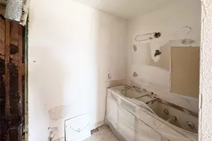 3025 Walnut Bend Ln, Houston, TX 77042 - Photo 7