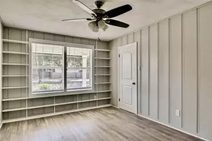 7906 Hammerly Blvd, Houston, TX 77055 - Photo 21