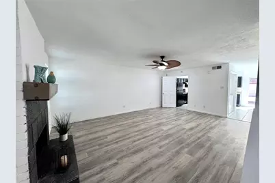 9901 Sharpcrest Street #M6, Houston, TX 77036 - Photo 5