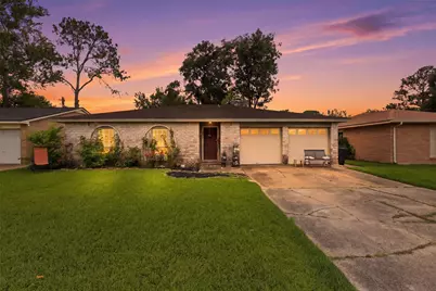 16910 David Glen Drive, Friendswood, TX 77546 - Photo 1