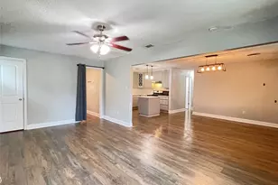 808 Dumas Dr, Bryan, TX 77803 - Photo 5