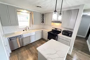808 Dumas Dr, Bryan, TX 77803 - Photo 3