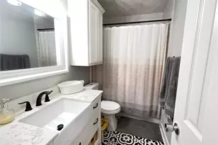 808 Dumas Dr, Bryan, TX 77803 - Photo 9