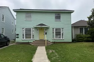 4715 Ave R 1/2, Galveston, TX 77551 - Photo 1