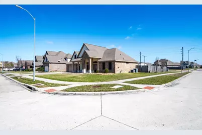 14063 Belmont Circle, Mont Belvieu, TX 77523 - Photo 5