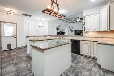 14063 Belmont Circle, Mont Belvieu, TX 77523 - Photo 17