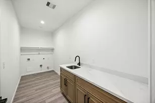 5526 Hartwick Rd, Houston, TX 77016 - Photo 19