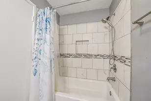 296 Litchfield Ln, Houston, TX 77024 - Photo 17