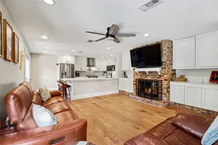 10202 Londonderry Dr, Houston, TX 77043 - Photo 5