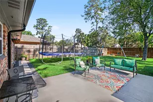10202 Londonderry Dr, Houston, TX 77043 - Photo 19