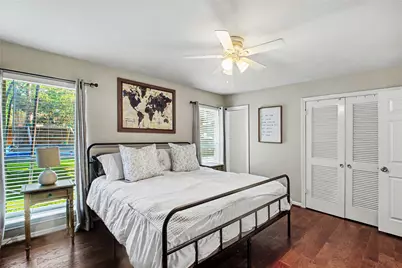 10202 Londonderry Drive, Houston, TX 77043 - Photo 13