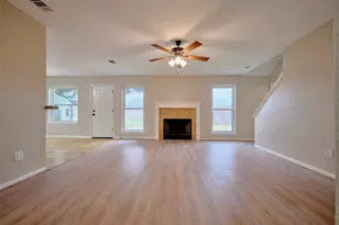 4801 E Columbary Dr, Rosenberg, TX 77471 - Photo 9