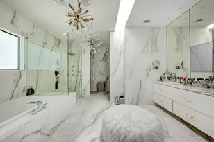 4028 Chatham Ln, Houston, TX 77027 - Photo 9