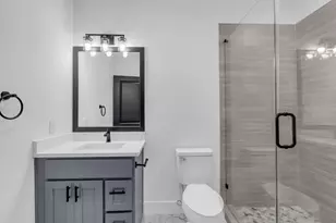 8136 Chateau St, Houston, TX 77028 - Photo 21