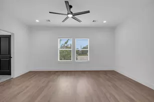 8136 Chateau St, Houston, TX 77028 - Photo 31