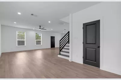 8136 Chateau Street, Houston, TX 77028 - Photo 5