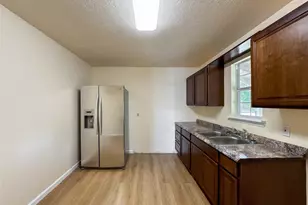 12816 Mykawa Rd, Brookside Village, TX 77581 - Photo 9