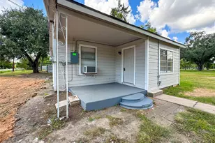 12816 Mykawa Rd, Brookside Village, TX 77581 - Photo 5