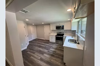 1607 W Houston Dr, La Marque, TX 77568 - Photo 13