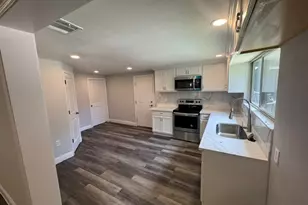 1607 W Houston Dr, La Marque, TX 77568 - Photo 13
