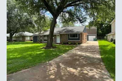 1607 W Houston Dr, La Marque, TX 77568 - Photo 1