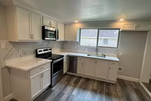 1607 W Houston Dr, La Marque, TX 77568 - Photo 11
