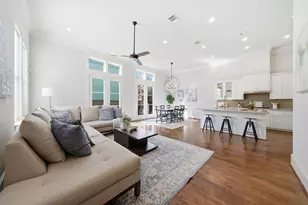 1360 W 25th St, Houston, TX 77008 - Photo 5