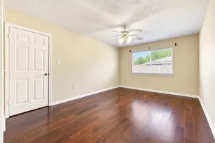 7534 Londres Dr, Houston, TX 77083 - Photo 17
