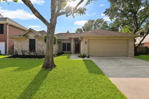 16010 Cedar Gully Dr, Friendswood, TX 77546 - Photo 1