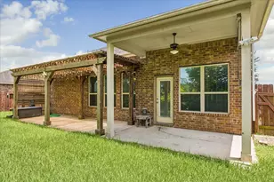 1826 Olive Pine Dr, Fresno, TX 77545 - Photo 9