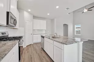 2107 Spring Hollow Dr, Baytown, TX 77521 - Photo 13