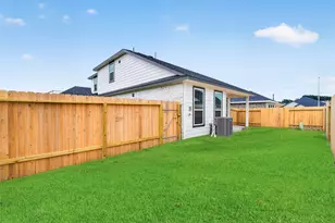 2107 Spring Hollow Dr, Baytown, TX 77521 - Photo 37