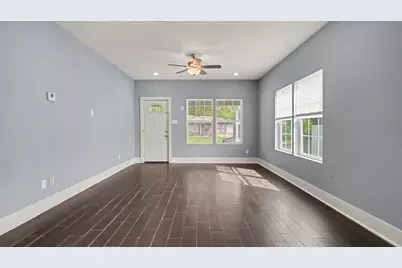 12 E Homan Street, Baytown, TX 77520 - Photo 5