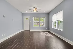 12 E Homan St, Baytown, TX 77520 - Photo 5