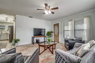 131 Milton St, Lewisville, TX 75057 - Photo 5