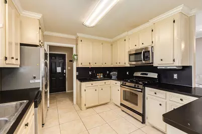 155 Silverbell Circle, Lake Jackson, TX 77566 - Photo 9