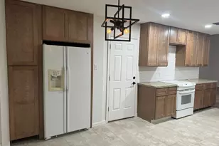 431 Evergreen Dr, Huntsville, TX 77340 - Photo 3