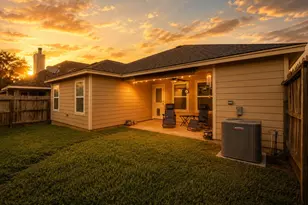 106 Harbour Town Way, Conroe, TX 77356 - Photo 5