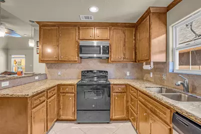 106 Harbour Town Way, Conroe, TX 77356 - Photo 17