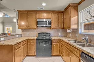 106 Harbour Town Way, Conroe, TX 77356 - Photo 17