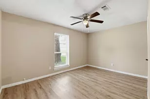 3008 Hunnington Dr, Conroe, TX 77303 - Photo 13