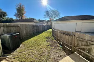 29709 Valley Center Dr, Spring, TX 77386 - Photo 15