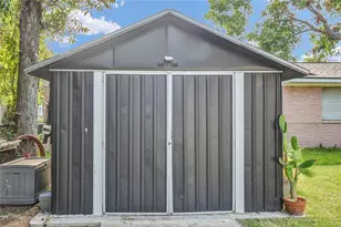 219 S Shanks St, Clute, TX 77531 - Photo 33