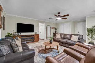 219 S Shanks St, Clute, TX 77531 - Photo 15