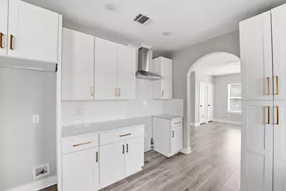 5715 Enid Street, Houston, TX 77009 - Photo 13